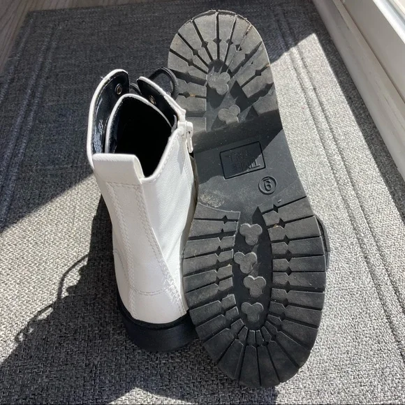 White lace up combat hiking boots - ankle bootie - Picture 2 of 3